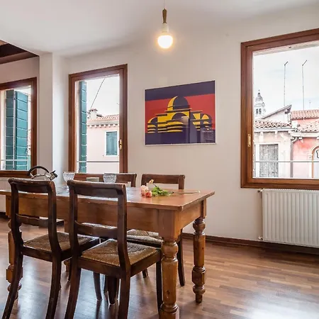 Apartment Spirito Santo Canal View Venice